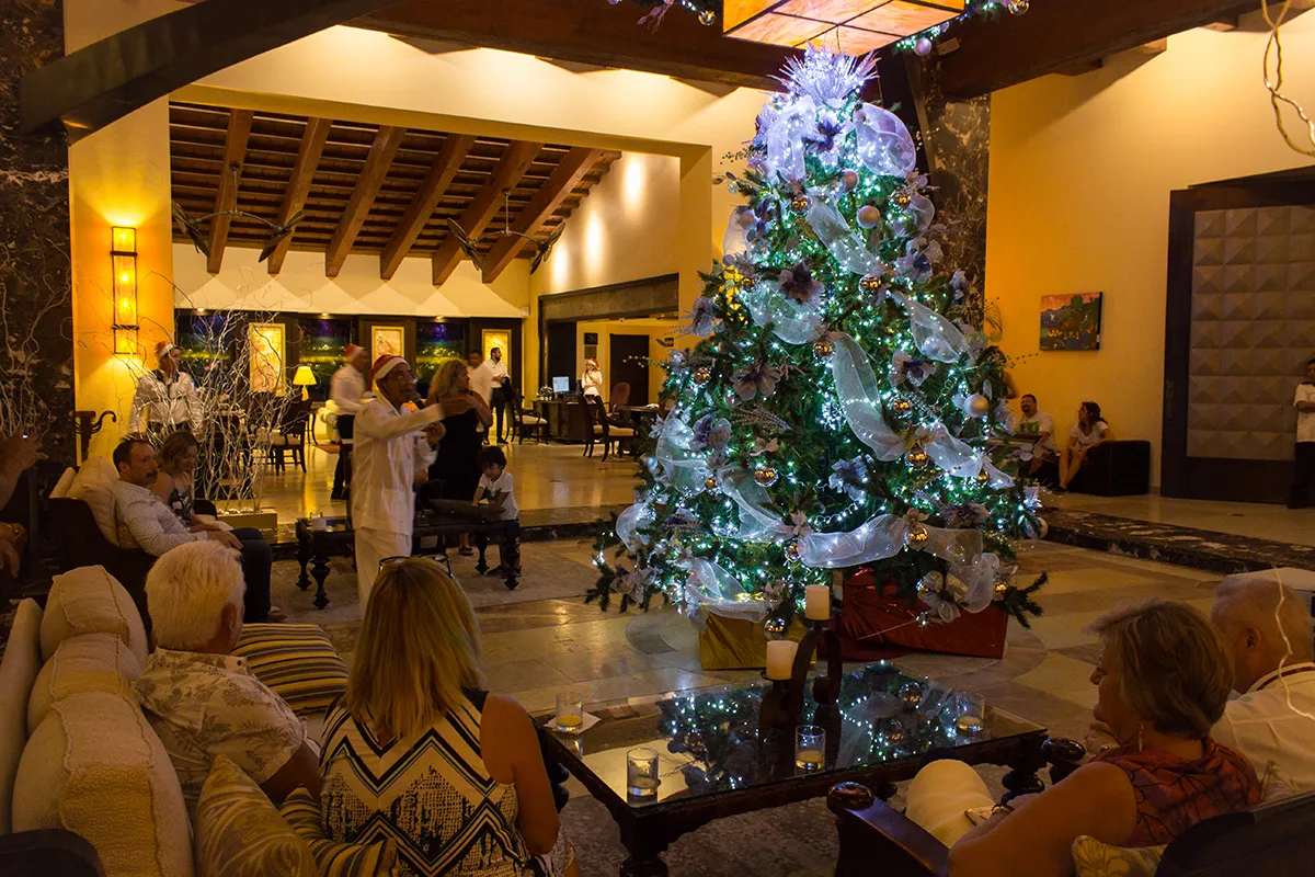 Garza Blanca Tree Lighting 2